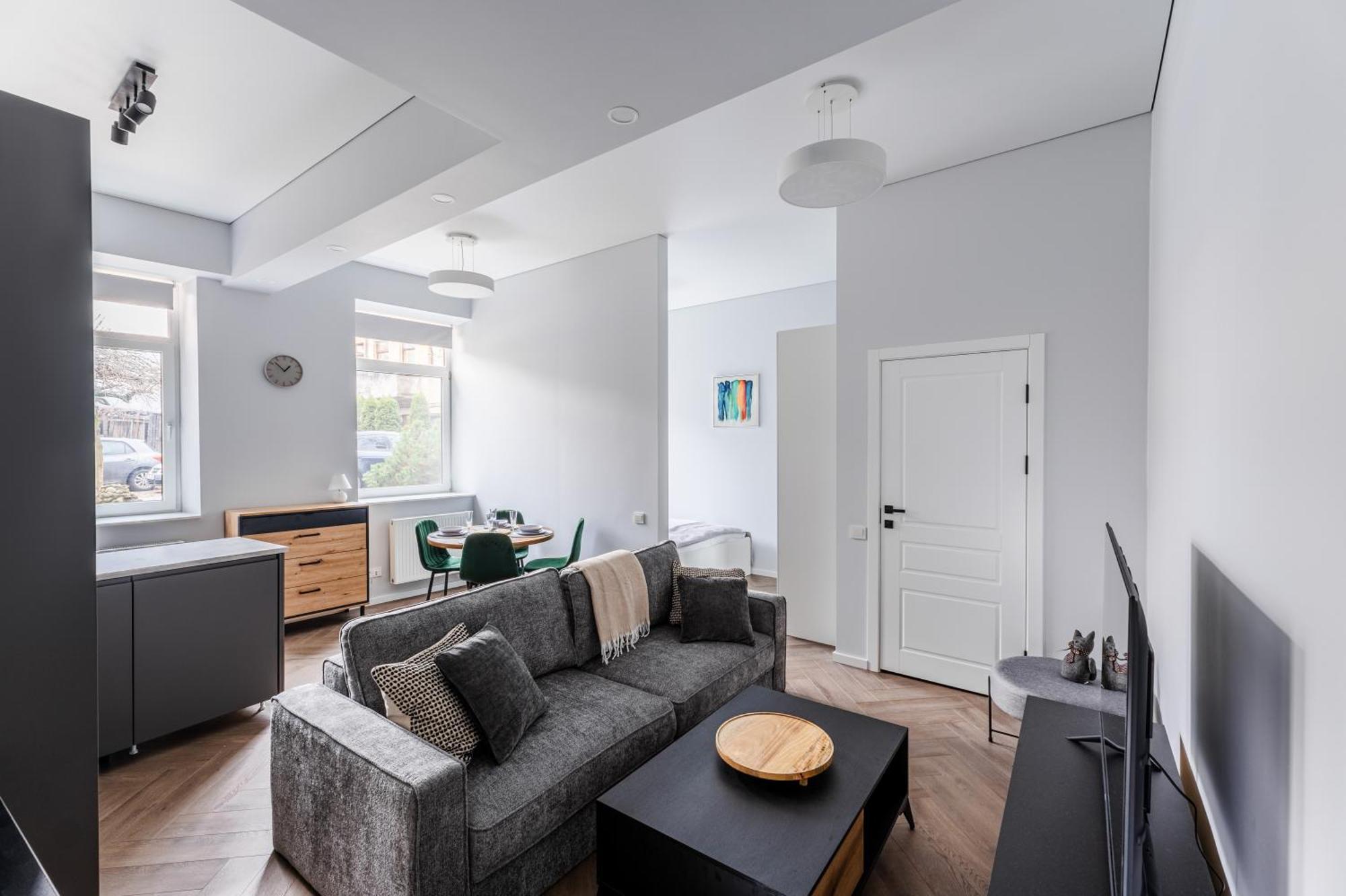 Modern Flat In Old Town Kaunas - Free Parking & Self Check-In Bagian luar foto