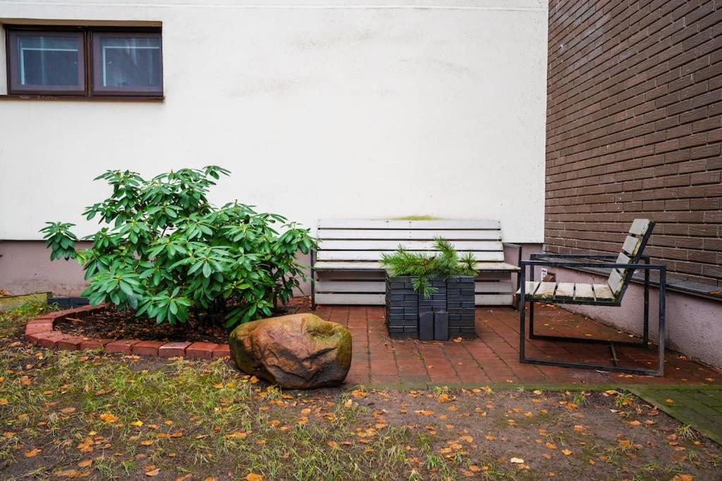 Modern Flat In Old Town Kaunas - Free Parking & Self Check-In Bagian luar foto