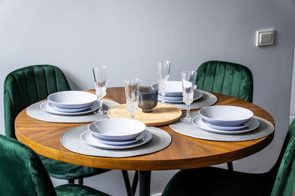 Modern Flat In Old Town Kaunas - Free Parking & Self Check-In Bagian luar foto