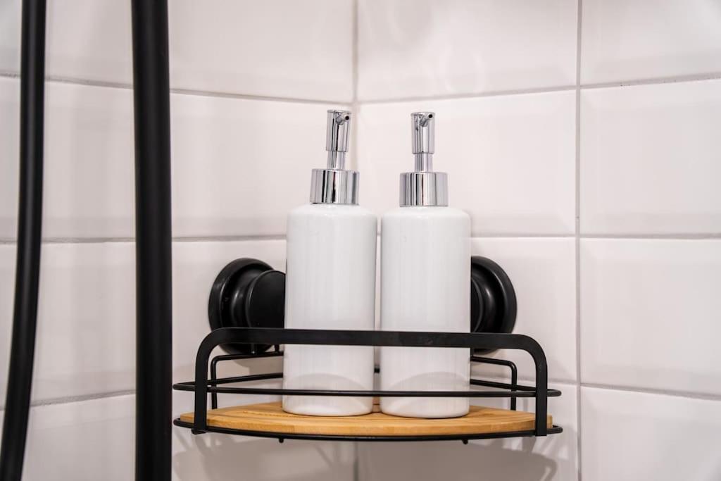 Modern Flat In Old Town Kaunas - Free Parking & Self Check-In Bagian luar foto
